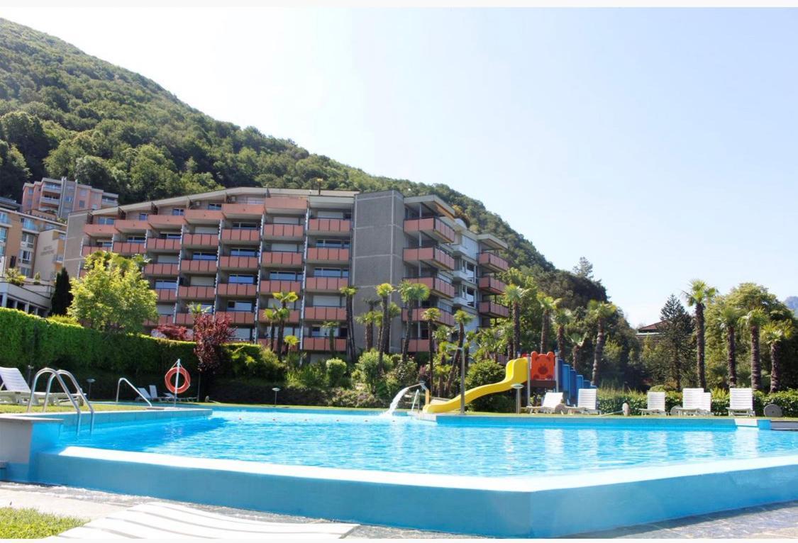 Holiday On The Lake Lugano Bissone Exteriör bild